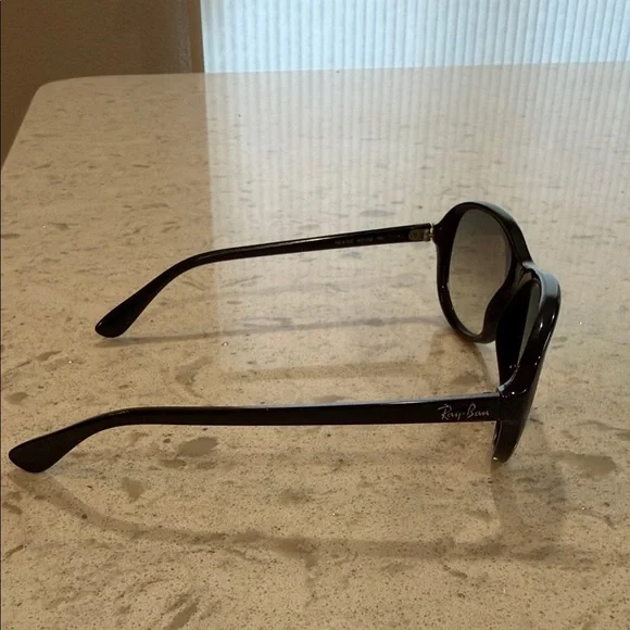 Ray-Ban Vintage Glossy Black Sunglasses - Picture 3 of 9